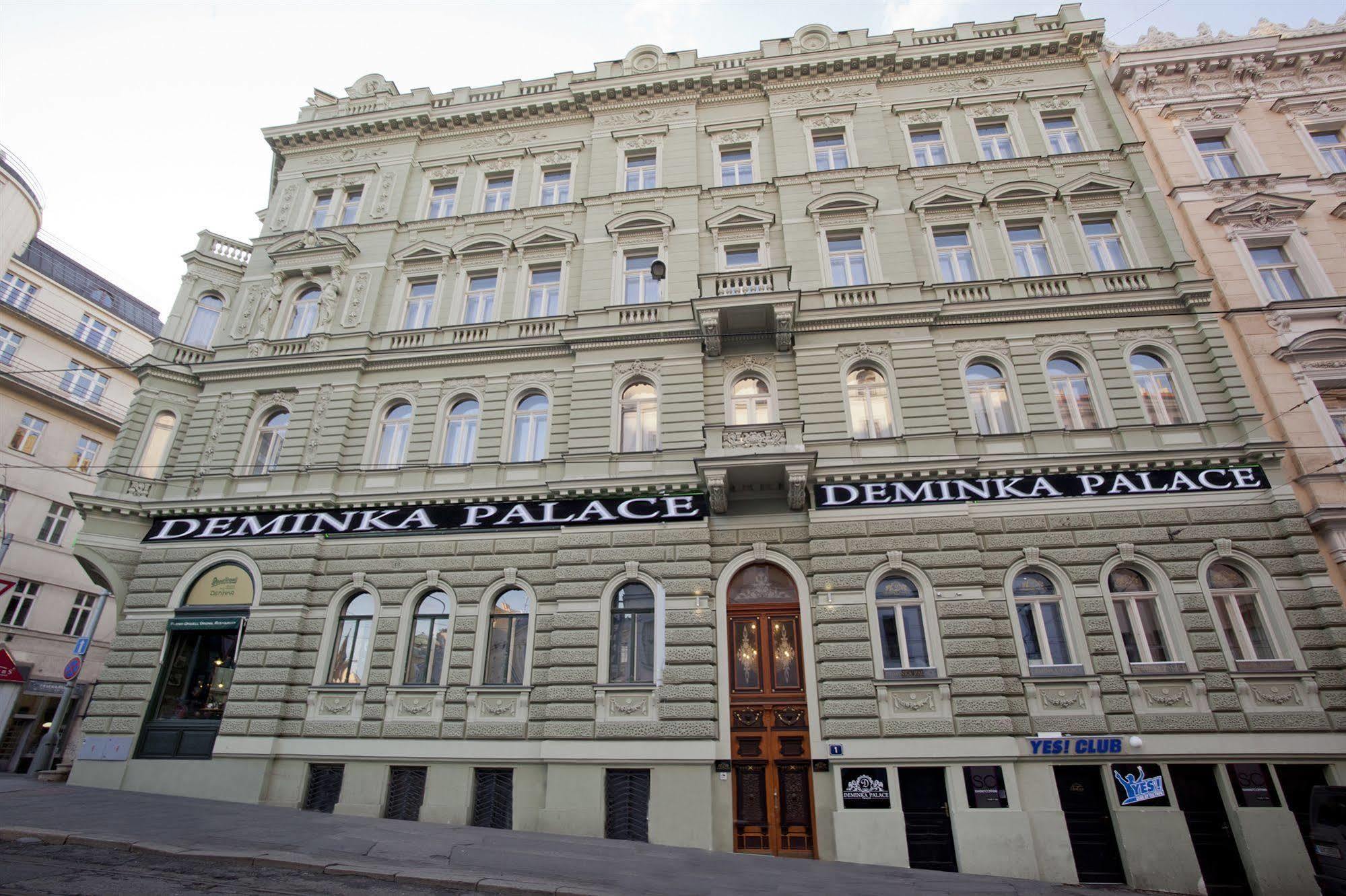 Deminka Palace Hotell 4*