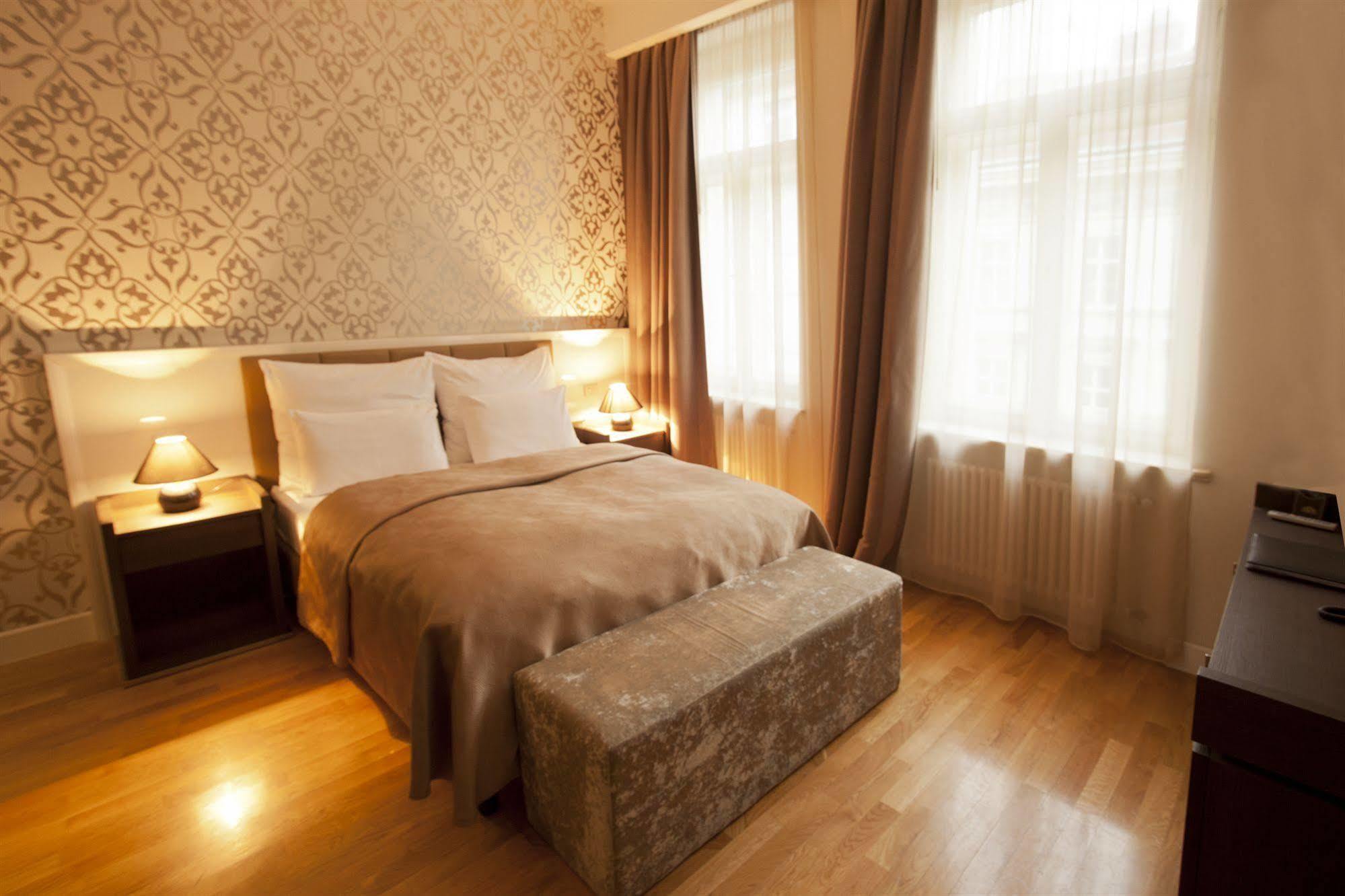 Deminka Palace Hotell